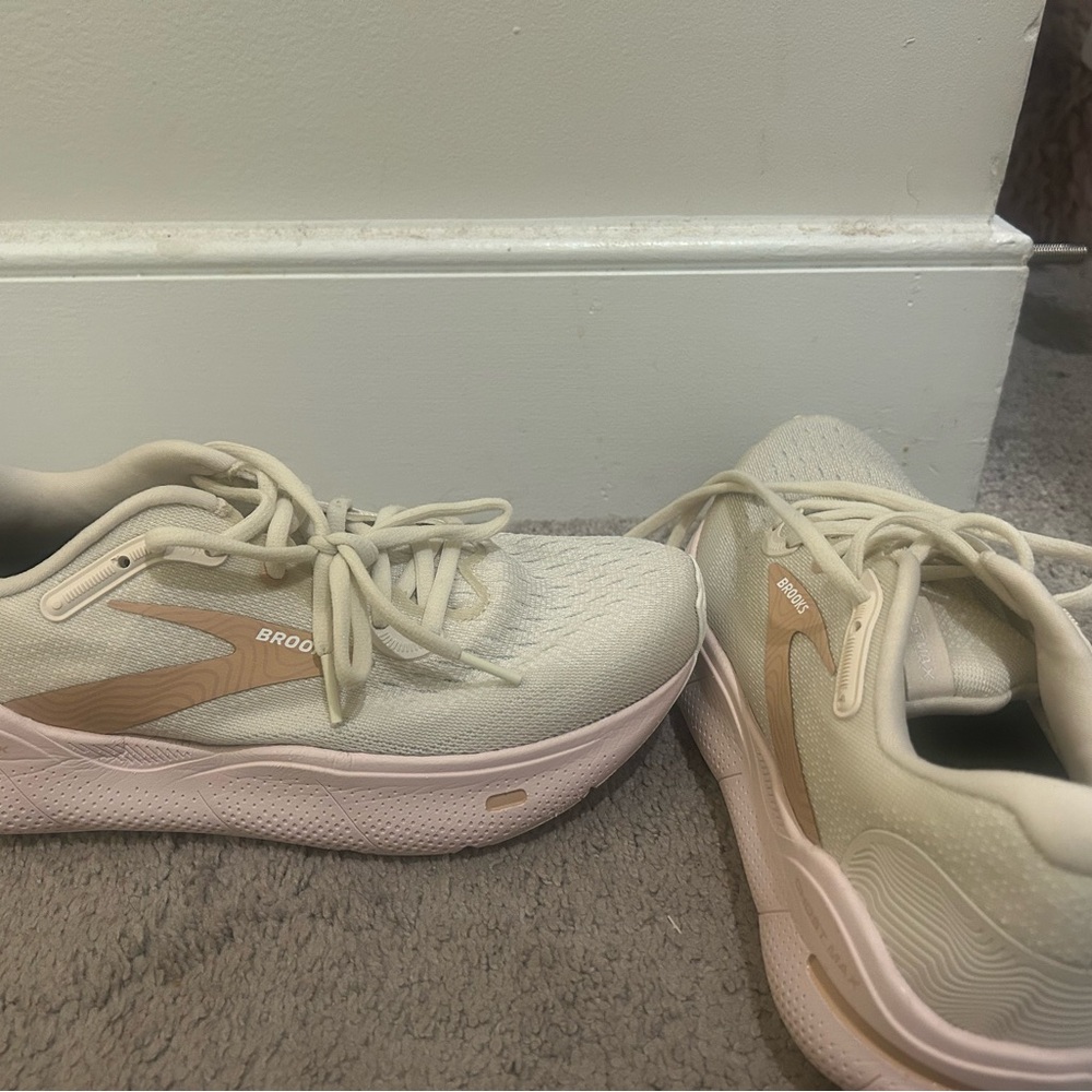 Brooks light link Athletic Shoes with Breathable Mesh